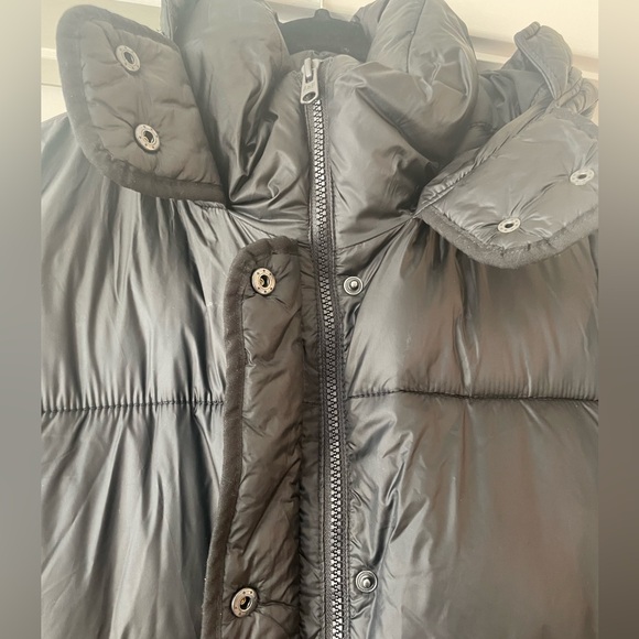 🥶 Abercrombie & Fitch Black Puffer Jacket ❄️ - Picture 7 of 15